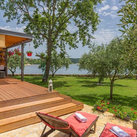 Beach House Ive With Jacuzzi, Pool, Playground And Bbq In An Olive Grove With A Beach, Pomer - Istria Kültér fotó