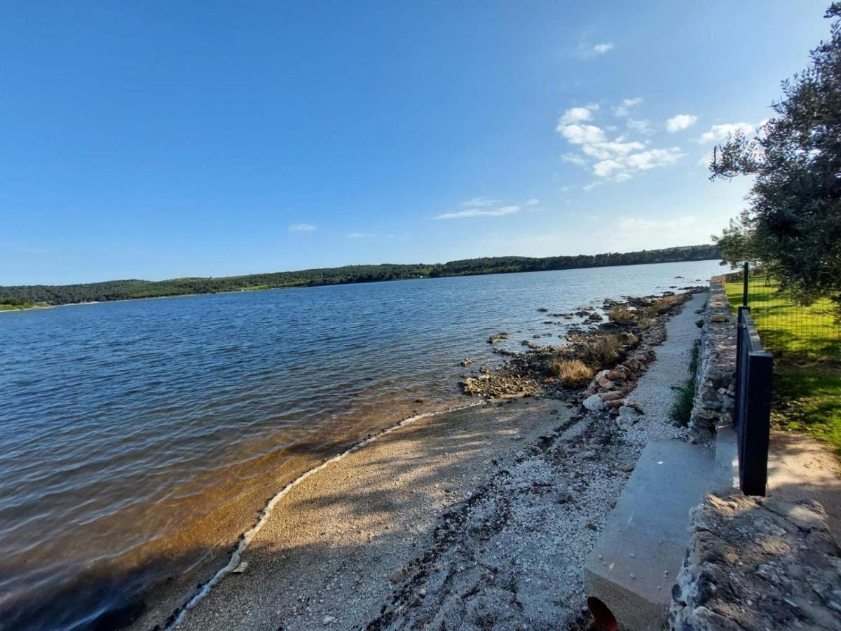 Beach House Ive With Jacuzzi, Pool, Playground And Bbq In An Olive Grove With A Beach, Pomer - Istria Kültér fotó