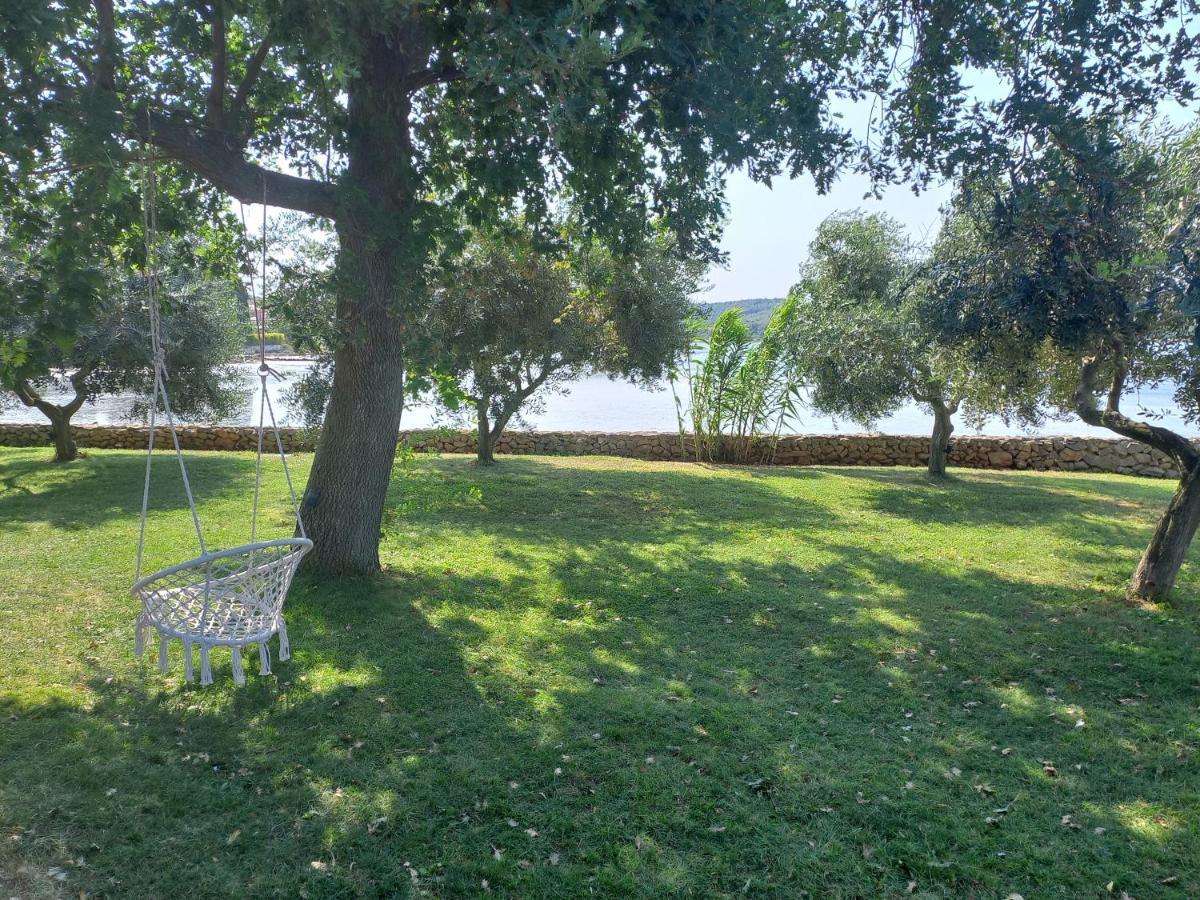 Beach House Ive With Jacuzzi, Pool, Playground And Bbq In An Olive Grove With A Beach, Pomer - Istria Kültér fotó