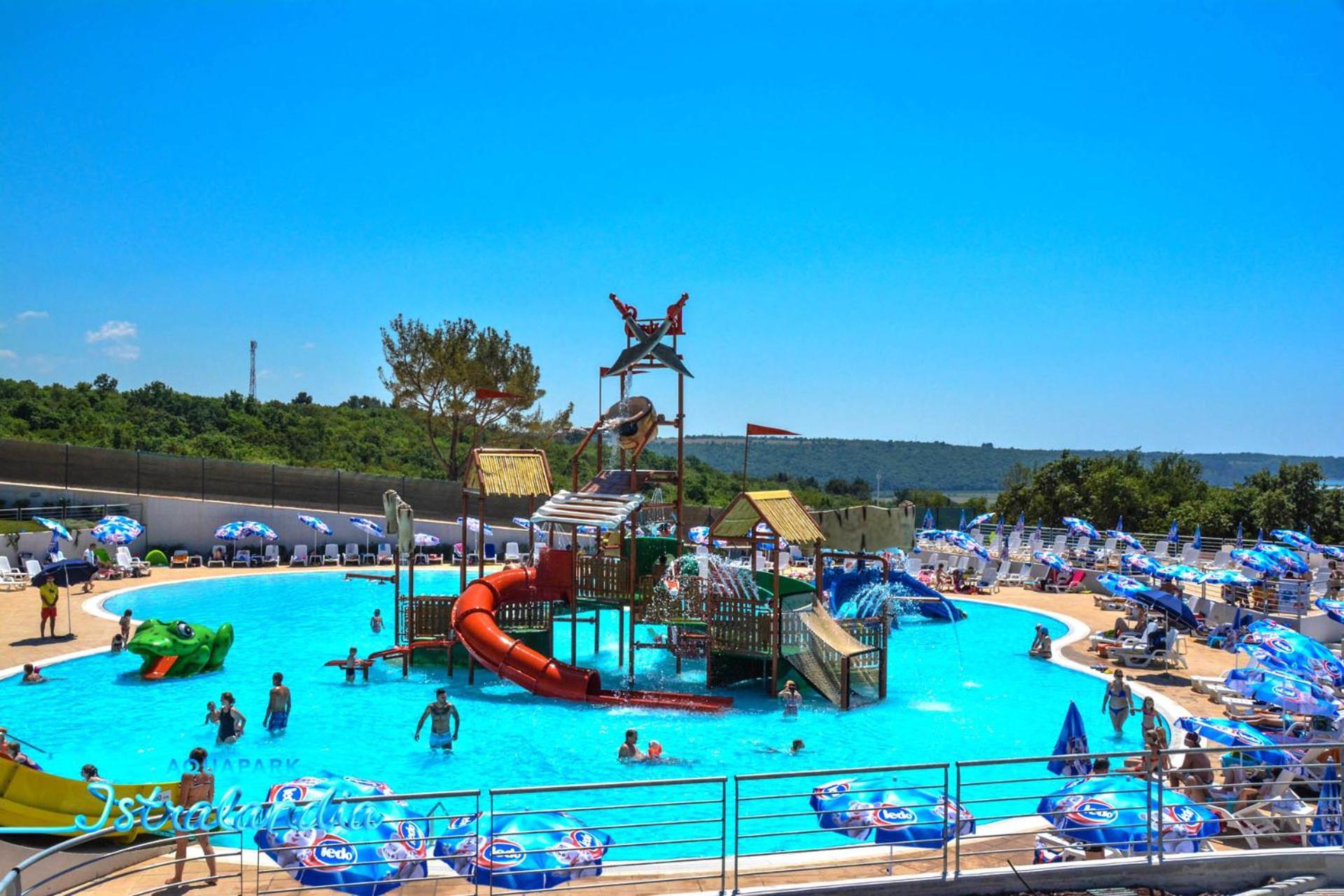 Beach House Ive With Jacuzzi, Pool, Playground And Bbq In An Olive Grove With A Beach, Pomer - Istria Kültér fotó