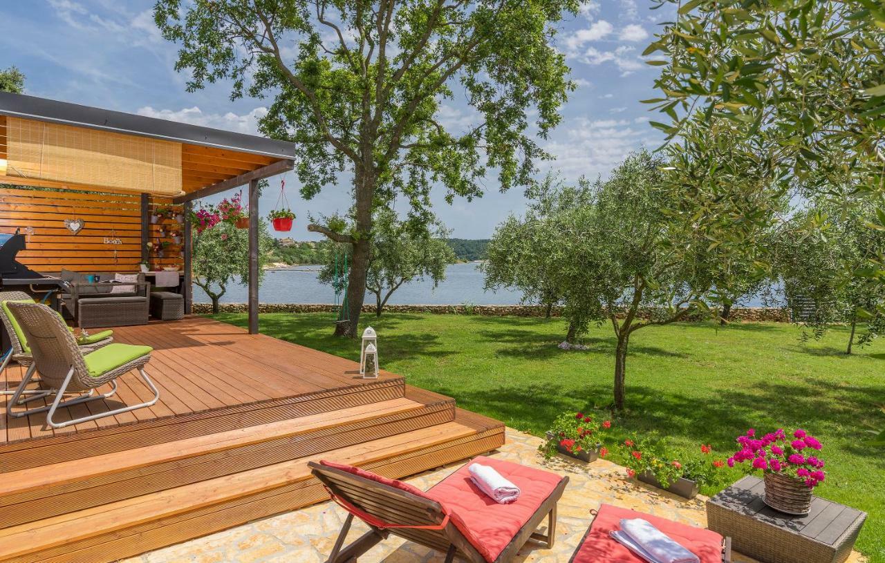 Beach House Ive With Jacuzzi, Pool, Playground And Bbq In An Olive Grove With A Beach, Pomer - Istria Kültér fotó
